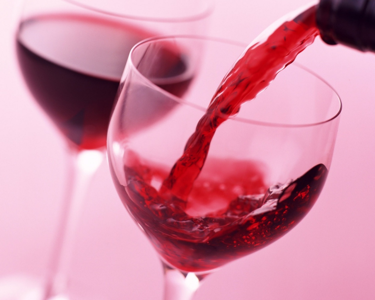 http://www.oboi.ws/wallpapers/11_2037_oboi_krasnoe_vino_1280x1024.jpg